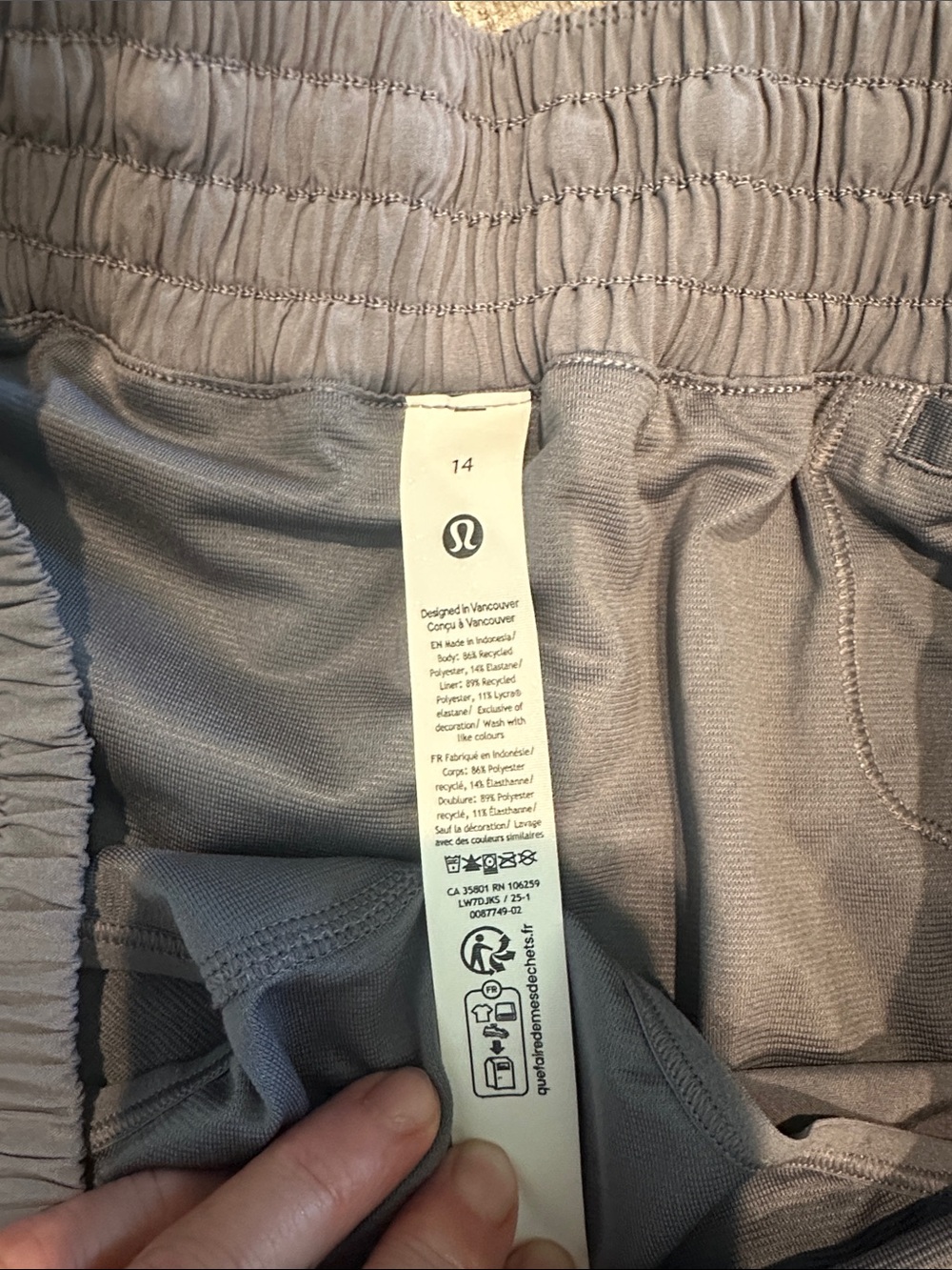 LIKE NEW! Lululemon Hotty Hot High-Rise Lined Short 4" Solar Grey Sz 14 - Picture 2 of 8